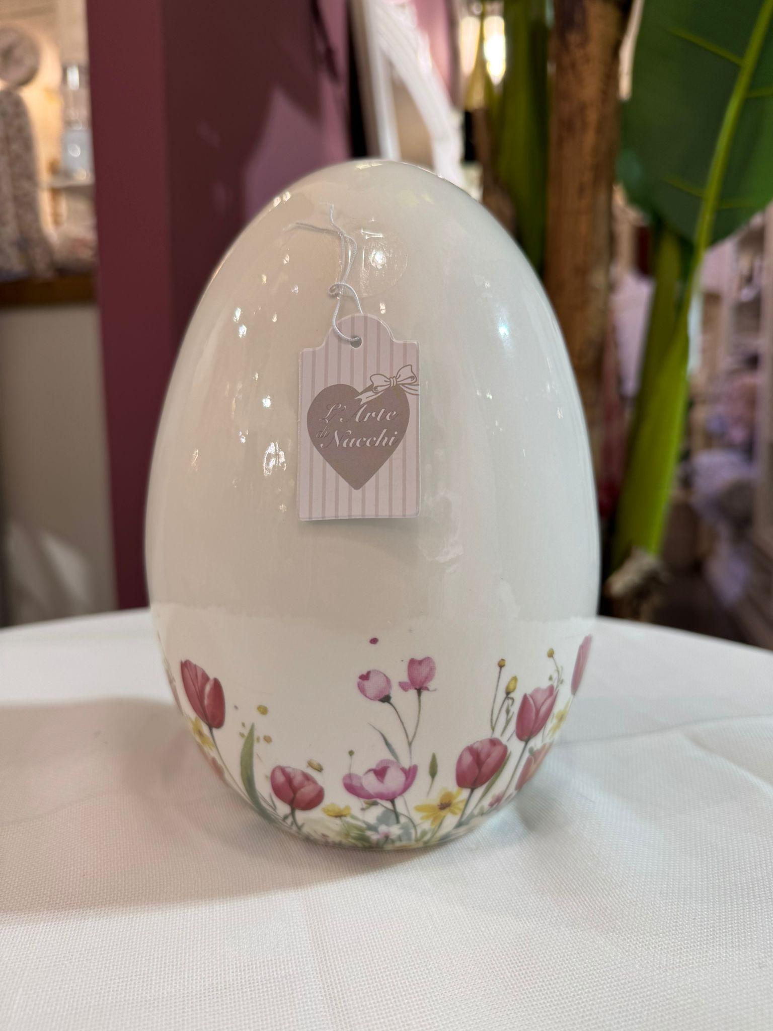 Uovo in ceramica con coniglio - H.20 cm - L'arte di Nacchi
